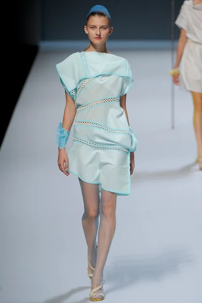 Look 19